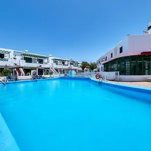 Holiday home La Vela Azul -pool & Tennis - Free Ac &good Wifi- Smart Tv, Puerto del Carmen (Lanzarote)
